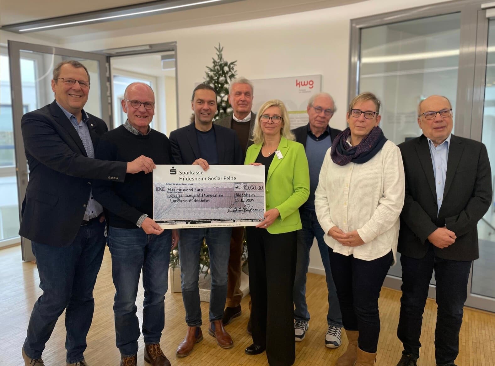 Vorschaubild des Presseartikels kwg verteilt Geschenke