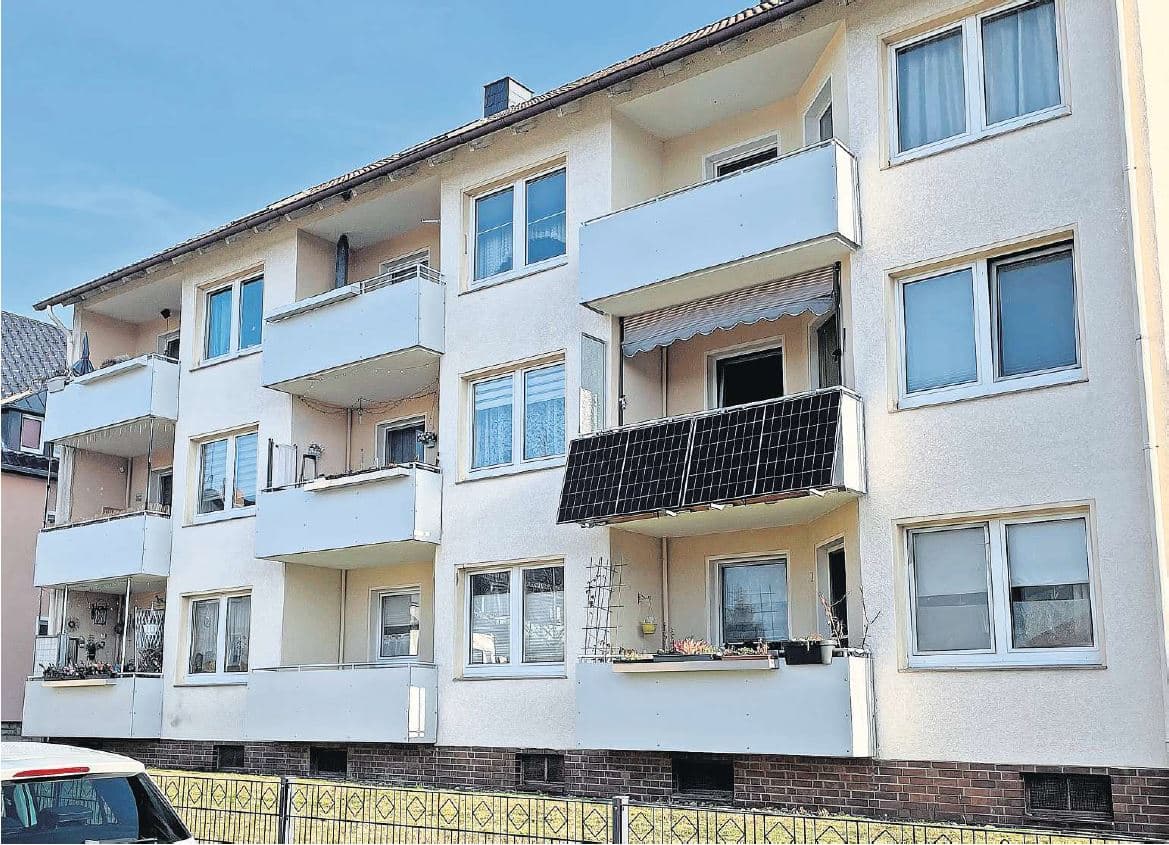 Vorschaubild des Presseartikels Alfelder Mieter gehen beim Thema Balkonkraftwerke vorneweg