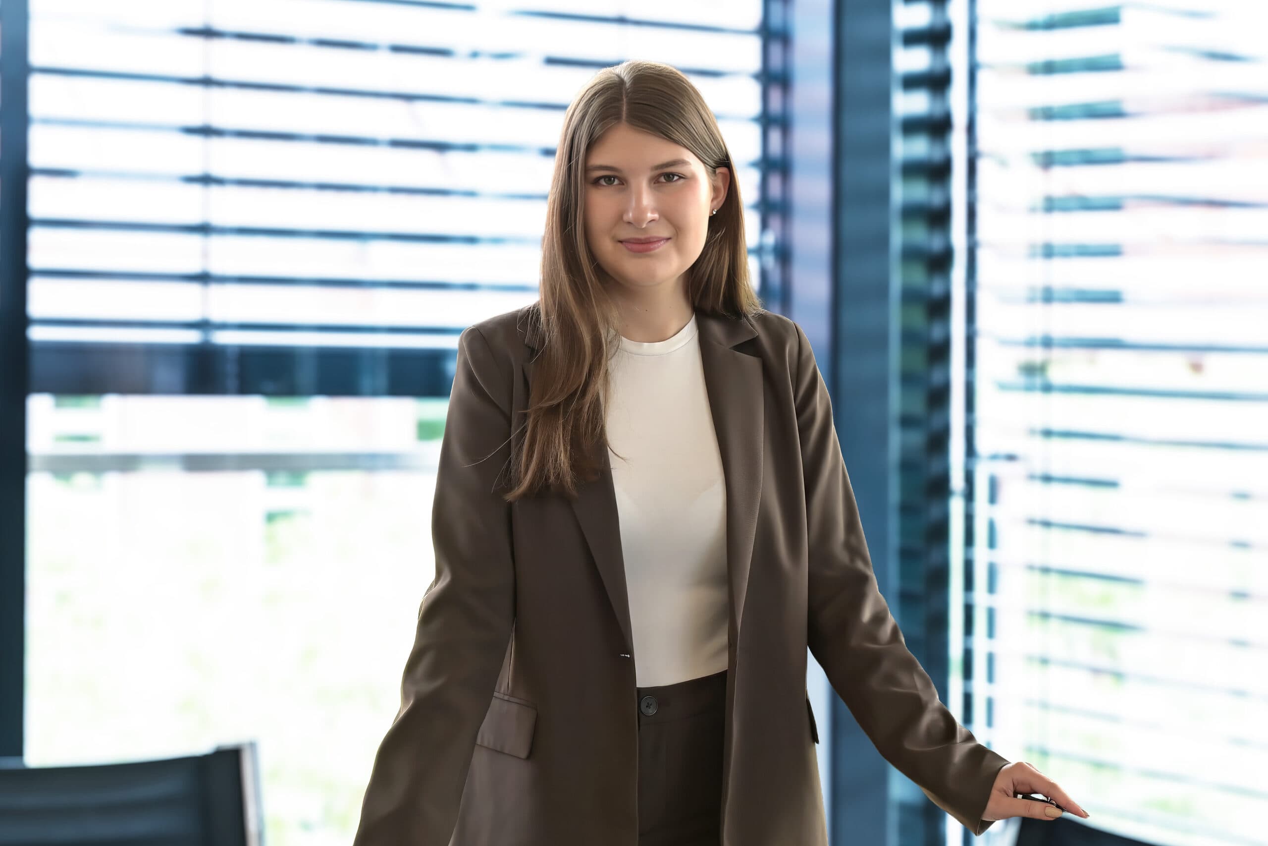 Porträtfoto des Anprechpartners Viola Kutsch