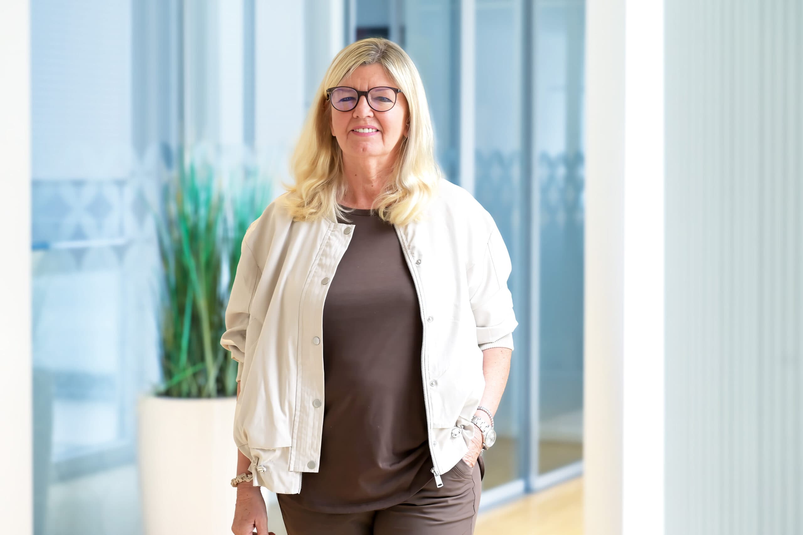Porträtfoto des Anprechpartners Martina Butterbrodt