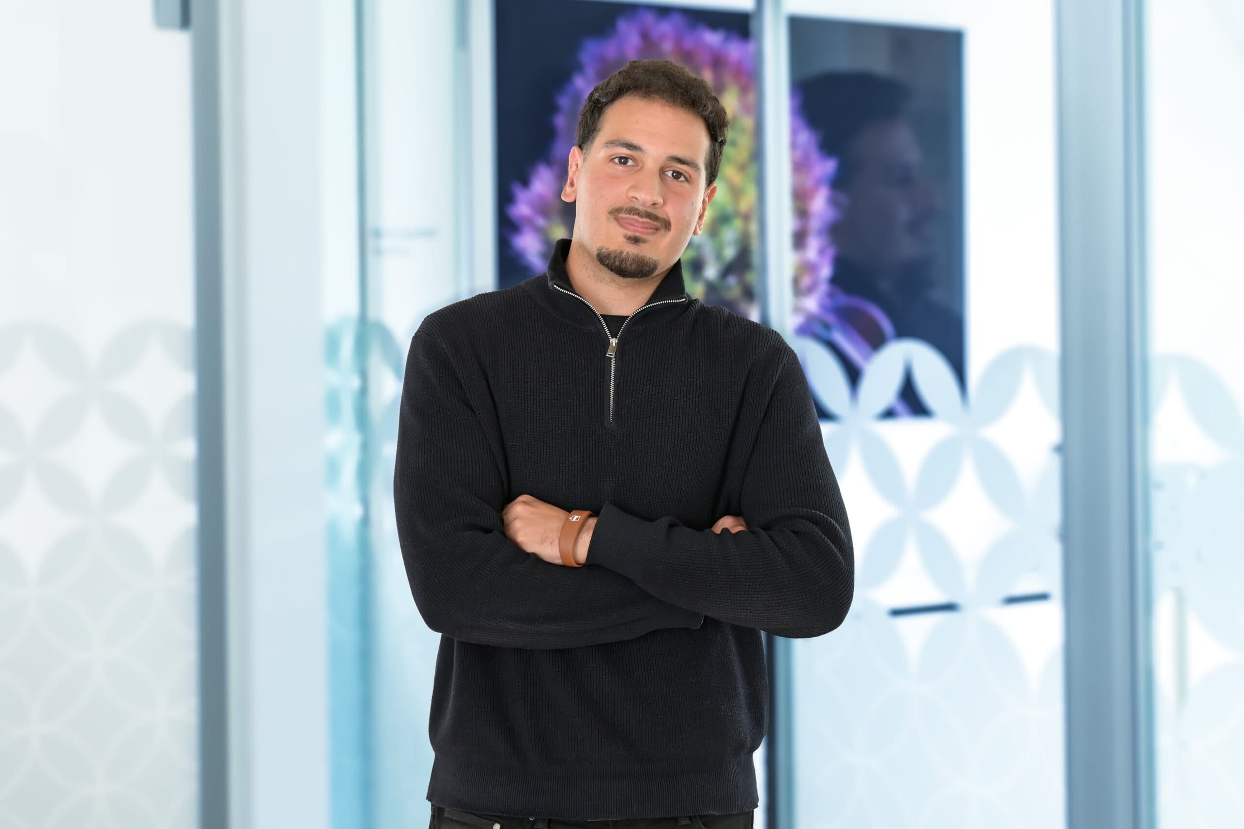 Porträtfoto des Anprechpartners Emre Dolan