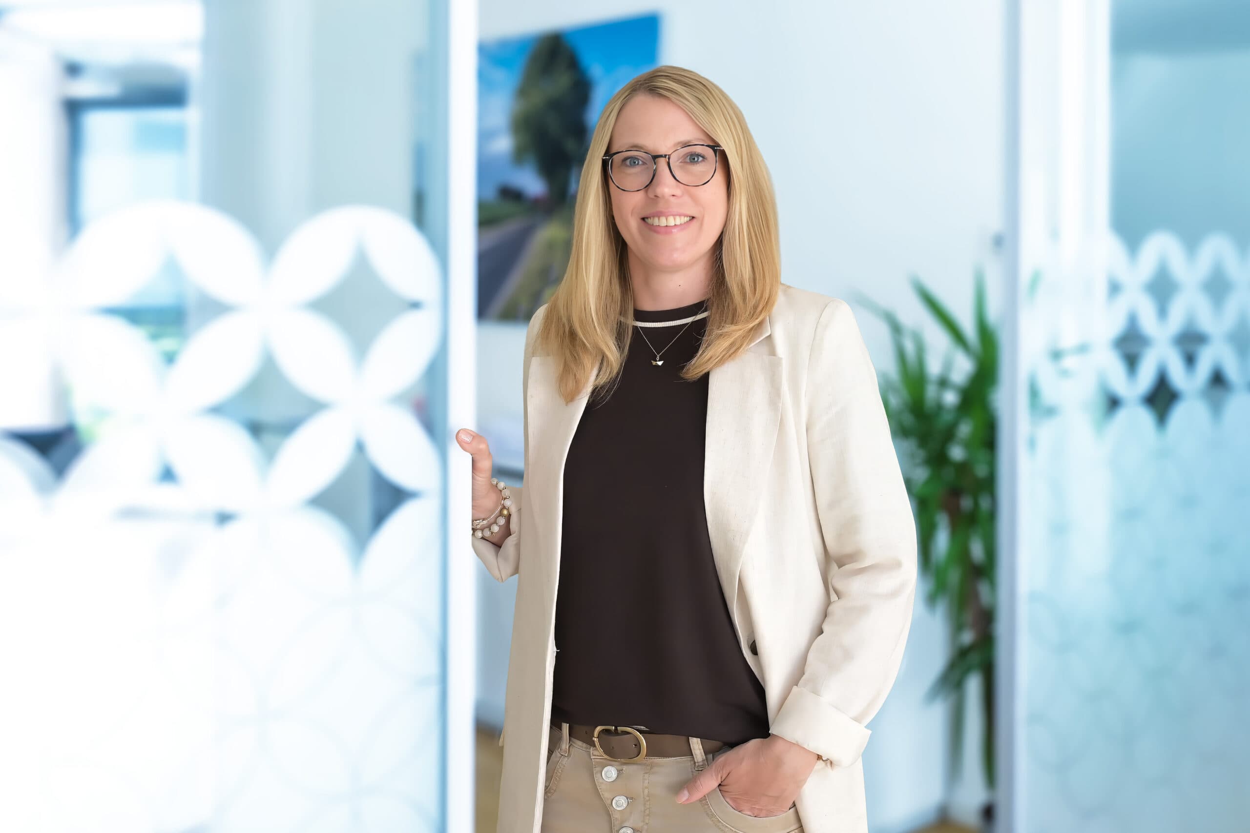 Porträtfoto des Anprechpartners Claudia Biering