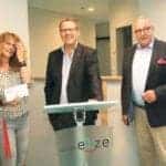 Foto Bürgermeister Rolf Pfeiffer, KWG-Geschäftsführer Matthias Kaufmann und Christiane Quedenbaum.