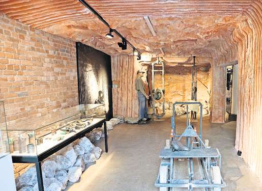 Nachbau eines Bergbau-Stollens im Bergbau Museum