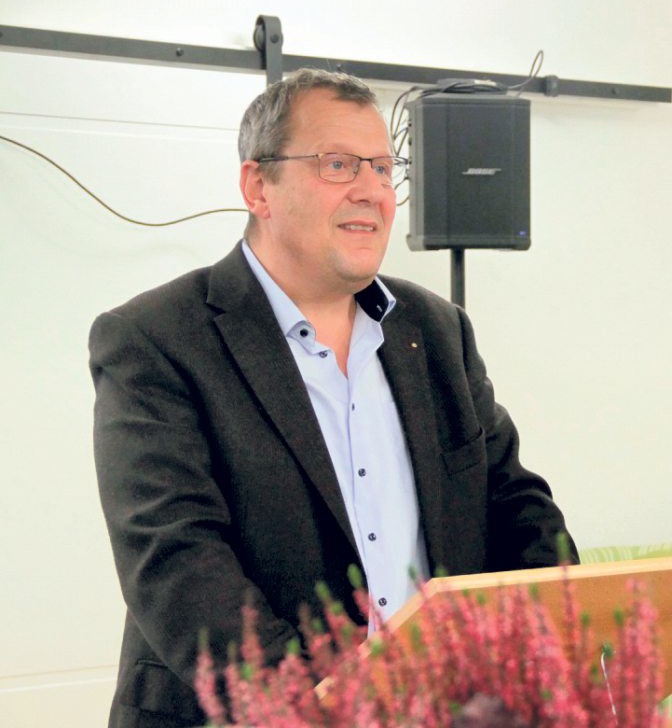 Geschäftsführer der kwg Hildesheim, Matthias Kaufmann bei der Einweihung der Tagespflege Brunnenhof Nordstemmen